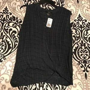 Low-Cut Dark Green Top